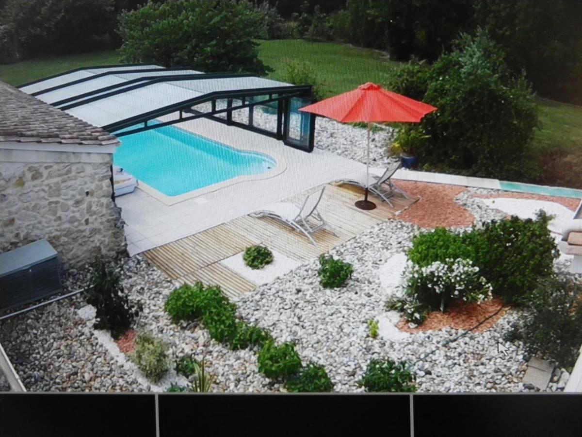 Вилла Domaine Du Cassana Saint-Sauveur  Экстерьер фото